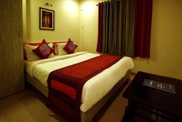 Hotel Royal Apple Amhedabad Dış mekan fotoğraf