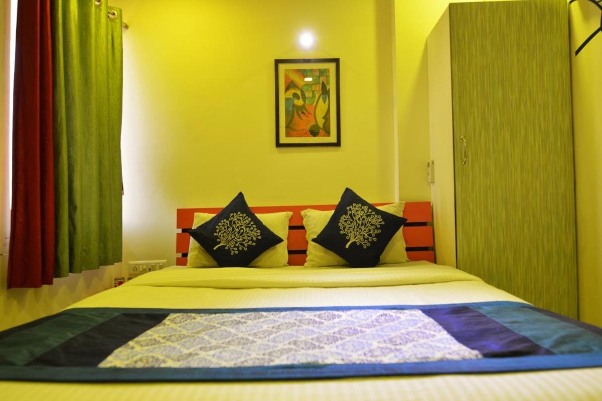 Hotel Royal Apple Amhedabad Dış mekan fotoğraf